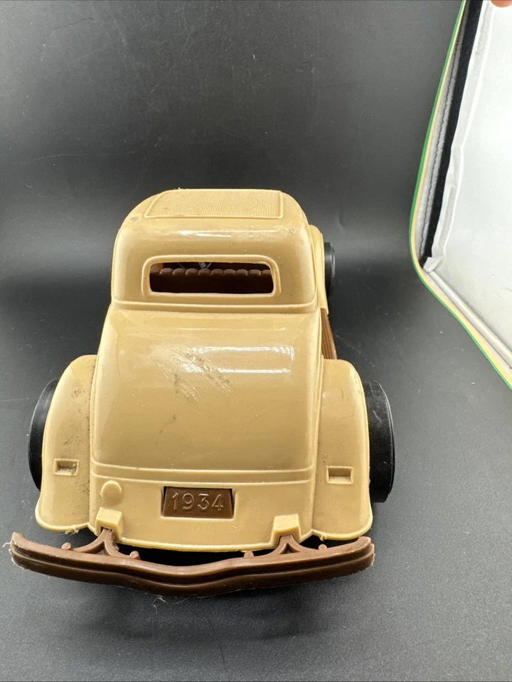Coche de juguete vintage Durant Plastics 1934 Ford Victoria Tan Street Rod Hot Rod EE. UU. Foto 3 de 4