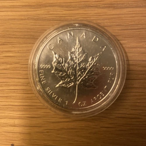 1oz 2011 Maple Leaf 9999 Silver Coin 9