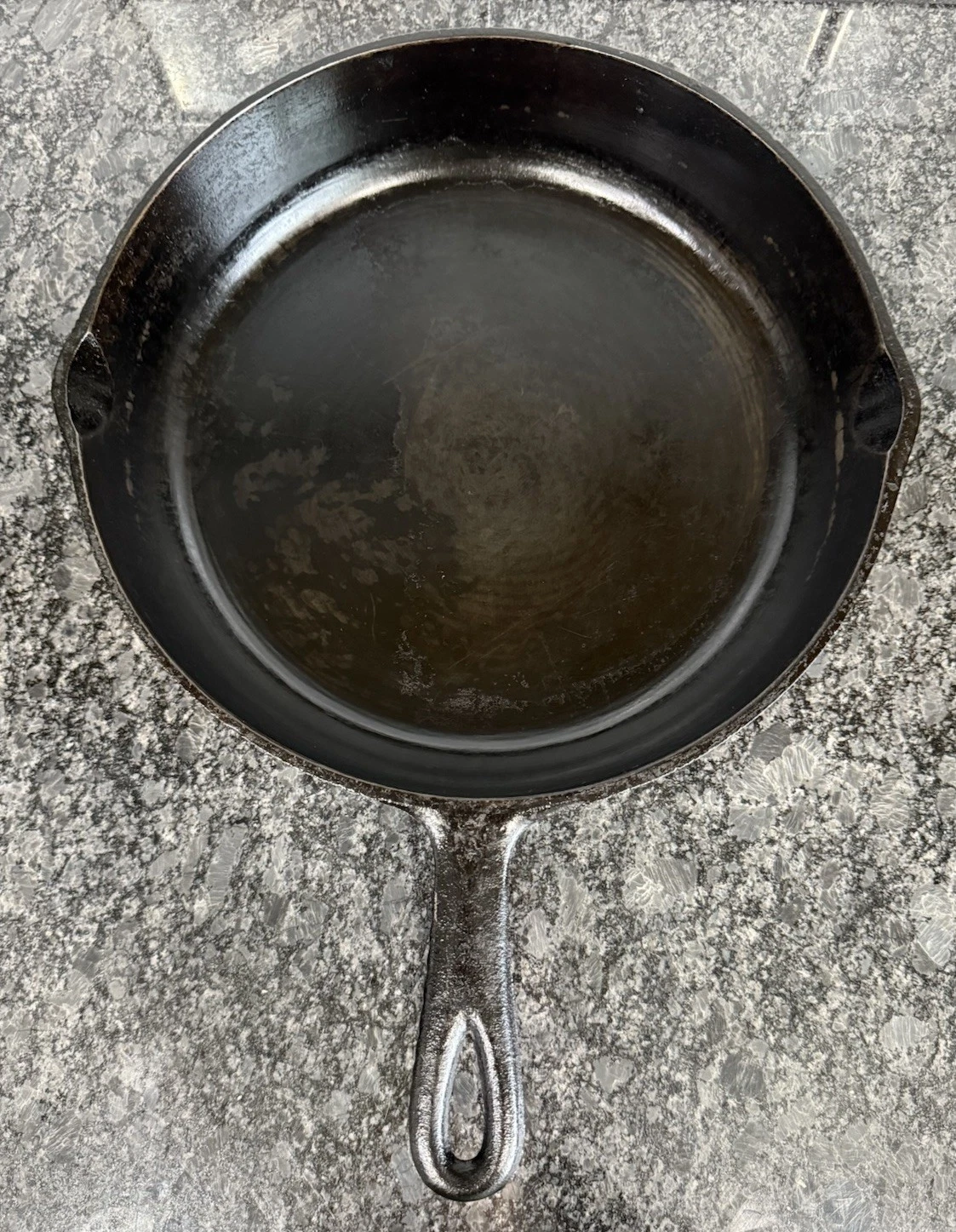 VTG Unmarked No. # 8 Cast Iron 10-5/8" In. Skillet with Heat Ring Made in USA