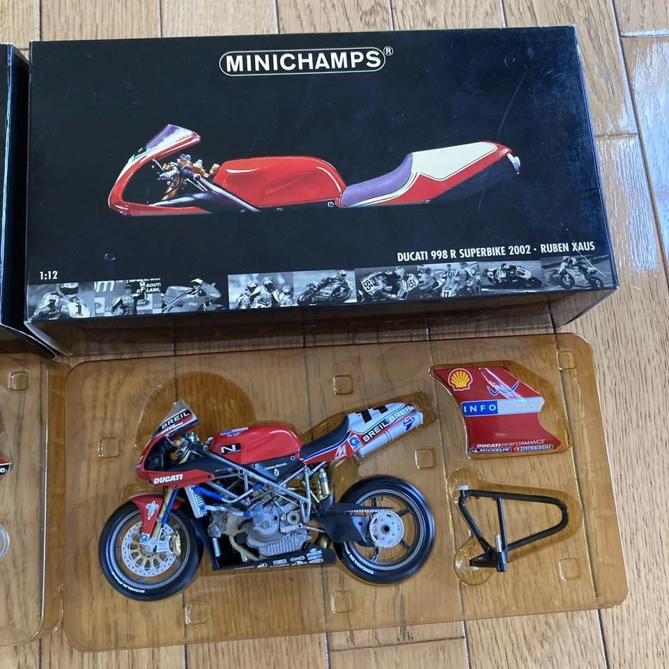 Minichamps 1/12 Ducati 998R 2002 Diecast Motorcycle Model Set Of Two Replica - Image 3 of 4