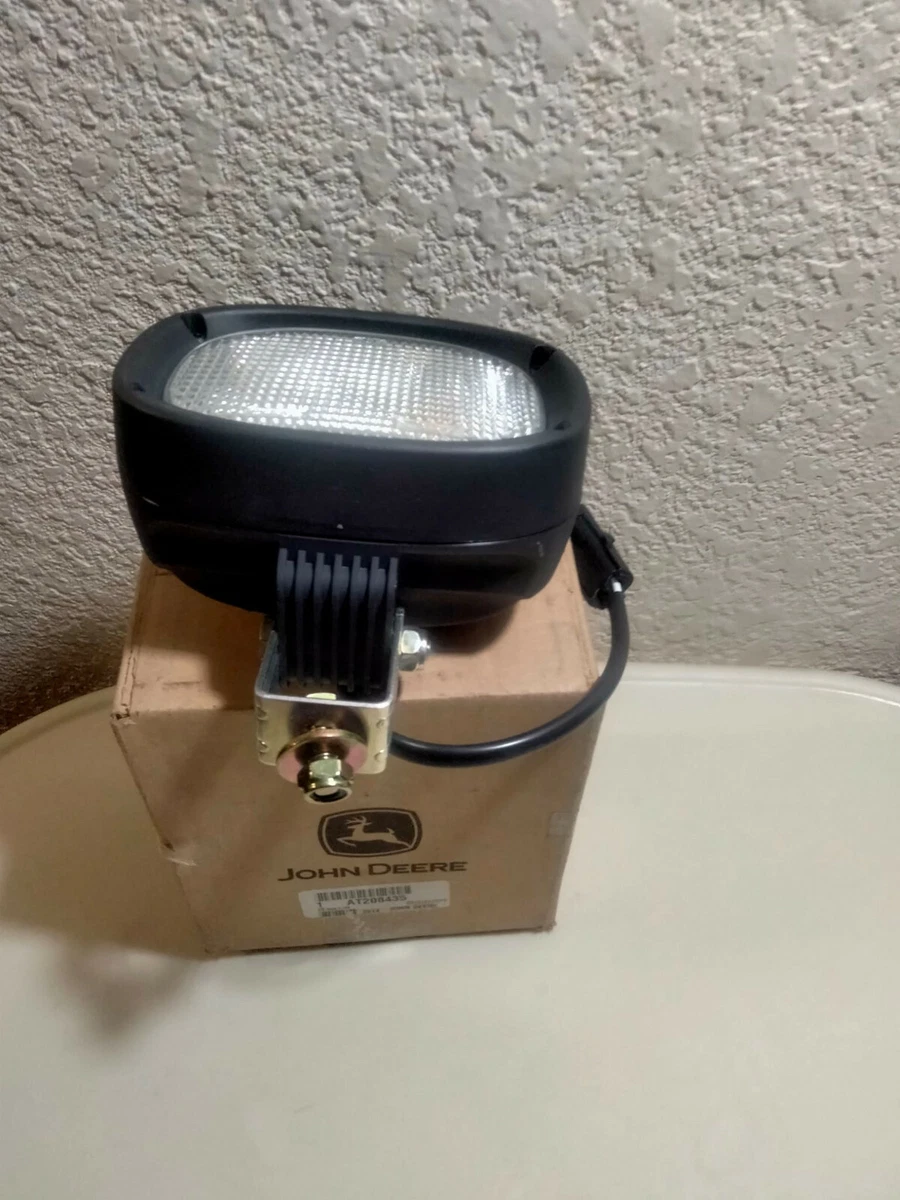 GENUINE JOHN DEERE SPOT LIGHT AT208435 | eBay 