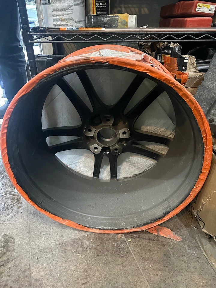 Porsche Cayenne 2022 rueda híbrida Foto 4 de 4