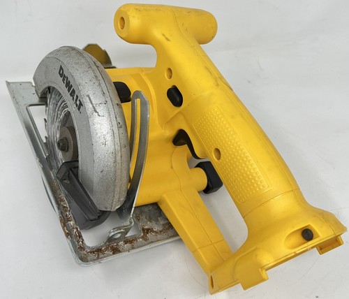 DeWalt Trim Saw 14.4V Cordless 5 3/8" DW935 14.4 V TOOL ONLY W/ Blade Tested - Picture 8 of 12