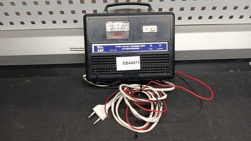 LEP 300 DA 6V-12V Battery Charger - 4A, Used, Untested, For Parts or Repair