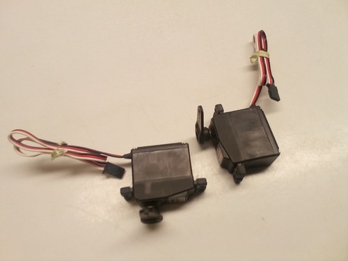 A set of 2 Futaba Servos S-3050 Digital High Torque BB MG for RC Models - Picture 7 of 7