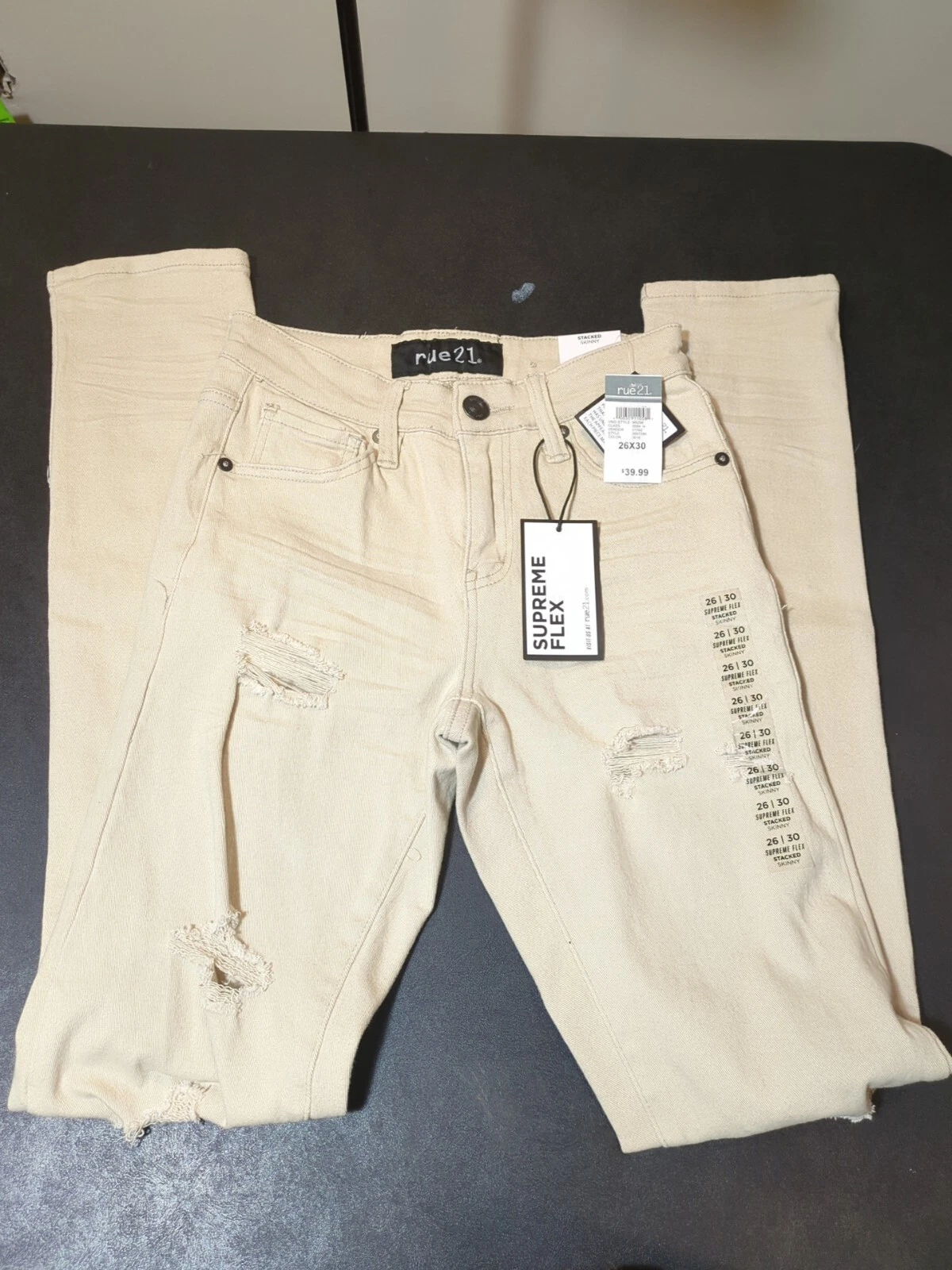 RUE 21 Supreme Flex jean maigre empilé beige taille 26x30 neuf avec étiquettes.