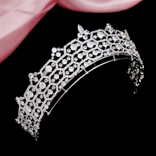 The Greville Honeycomb Tiara, Queen Mother Elizabeth Bowes-Lyon, queen Camilla - Picture 15 of 24