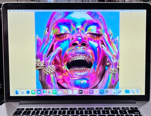 MacBook Pro Mid 2015 A1398 15" | 251 GB SSD| 16 GB RAM | 2.2 GHz Processor - Picture 4 of 15