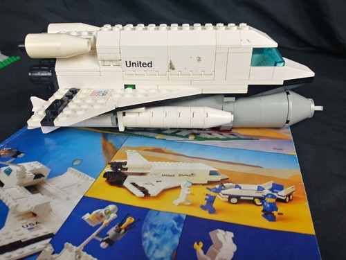 Lego 1682 Space Shuttle. Near Complete w/ Manual. Used. Vintage 1990. - Picture 3 of 19