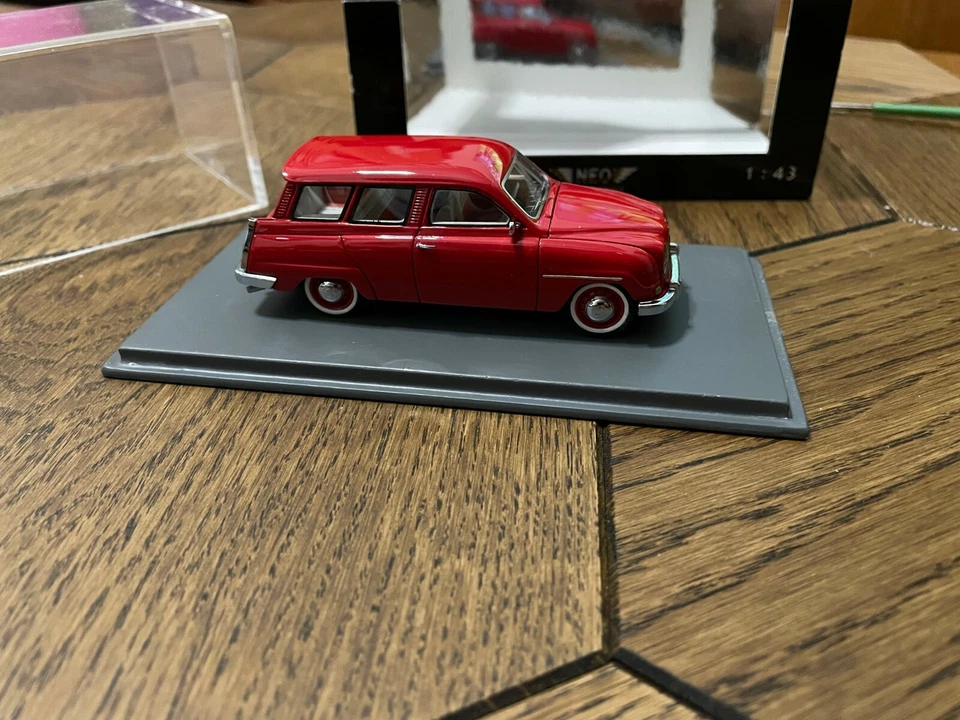 NEO Models NEO43010 Saab 95 Red 1/43 Scale Model - Image 4 of 4