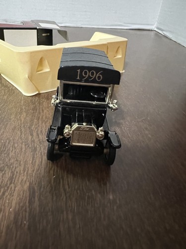 Lledo Days Gone Ford Model T Collector's Club Model 1996 USA Edition With Box - Picture 11 of 15