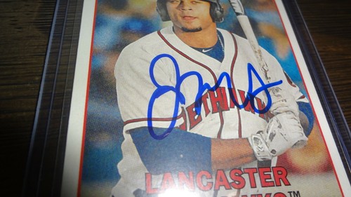2016 TOPPS HERITAGE JASON MARTIN AUTOGRAPHED BASEBALL CARD - Picture 2 of 2