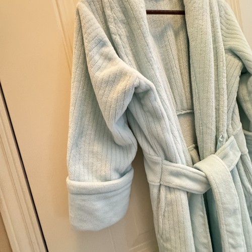 Soft Surroundings Plush Ice Blue Bathrobe M Textured Fleece Wrap Robe - Picture 5 of 13