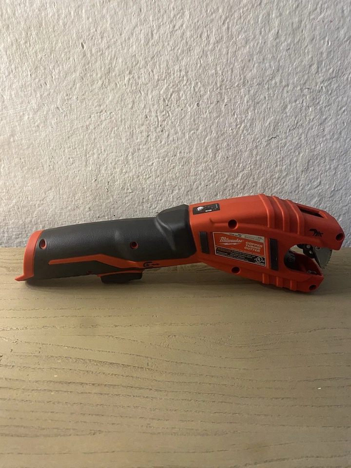 Milwaukee M12 12V Cordless PVC Pipe Cutter (2470-20) – Tool Only - Image 3 of 4