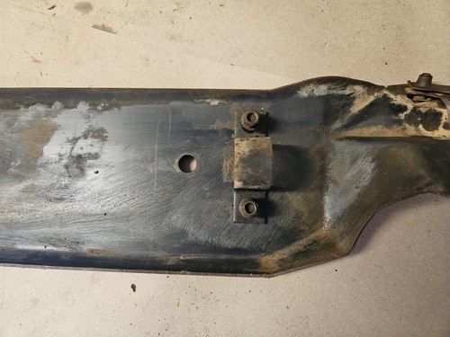 OEM 1996 F150 Front Sway Stabilizer Bar MOUNT WITH BOLTS  - Picture 4 of 15