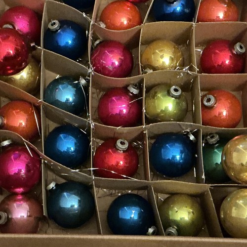 Vintage 37 Stück Quecksilber Glaskugeln 2,5" Ornamente orange rosa rot blau grün - Bild 6 von 8