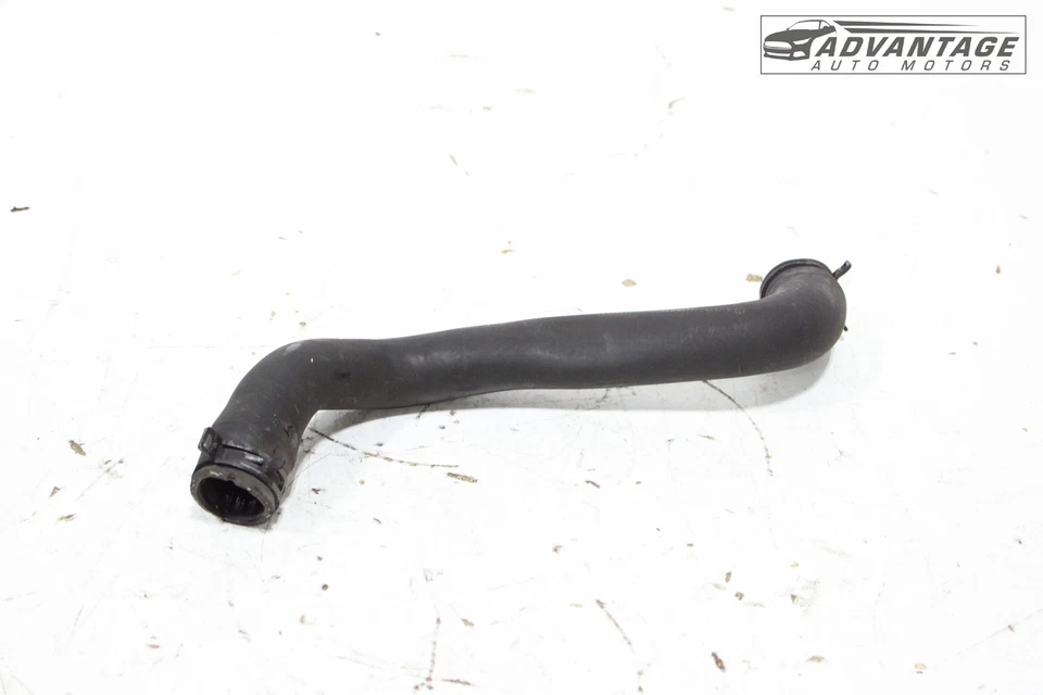 MERCEDES BENZ CLA250 2014-2019 2,0 L motor gasolina radiador manguera refrigerante inferior OEM Foto 2 de 4