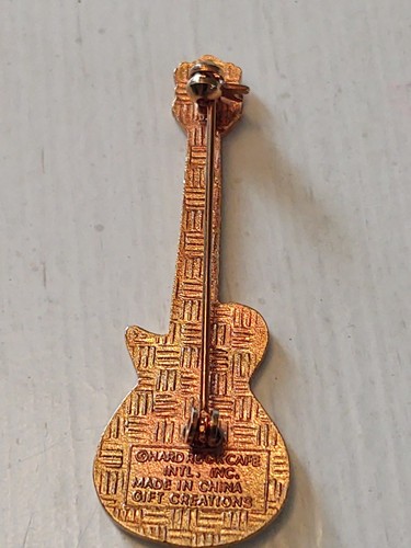 Hard Rock Cafe Paris France Flag Logo White Les Mills Gold Trim Guitar Pin - Picture 5 of 8