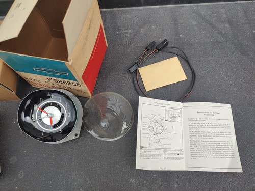 NOS 1965 CHEVROLET CHEVELLE ACCESSORY INSTRUMENT PANEL ELECTRIC CLOCK 986256 - Picture 8 of 13