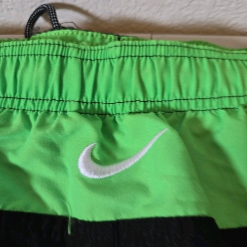 Nike Pantaloncini Uomo XXL 2XL Core Contend 8” Costume da Bagno Volley Verde Nero Maglia - Foto 6 di 9