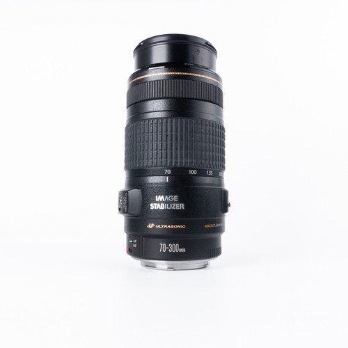 *Excellent* Canon EF 70-300mm f/4-5.6 IS USM Camera Lens w/ Covers - Black_ - Picture 2 of 9