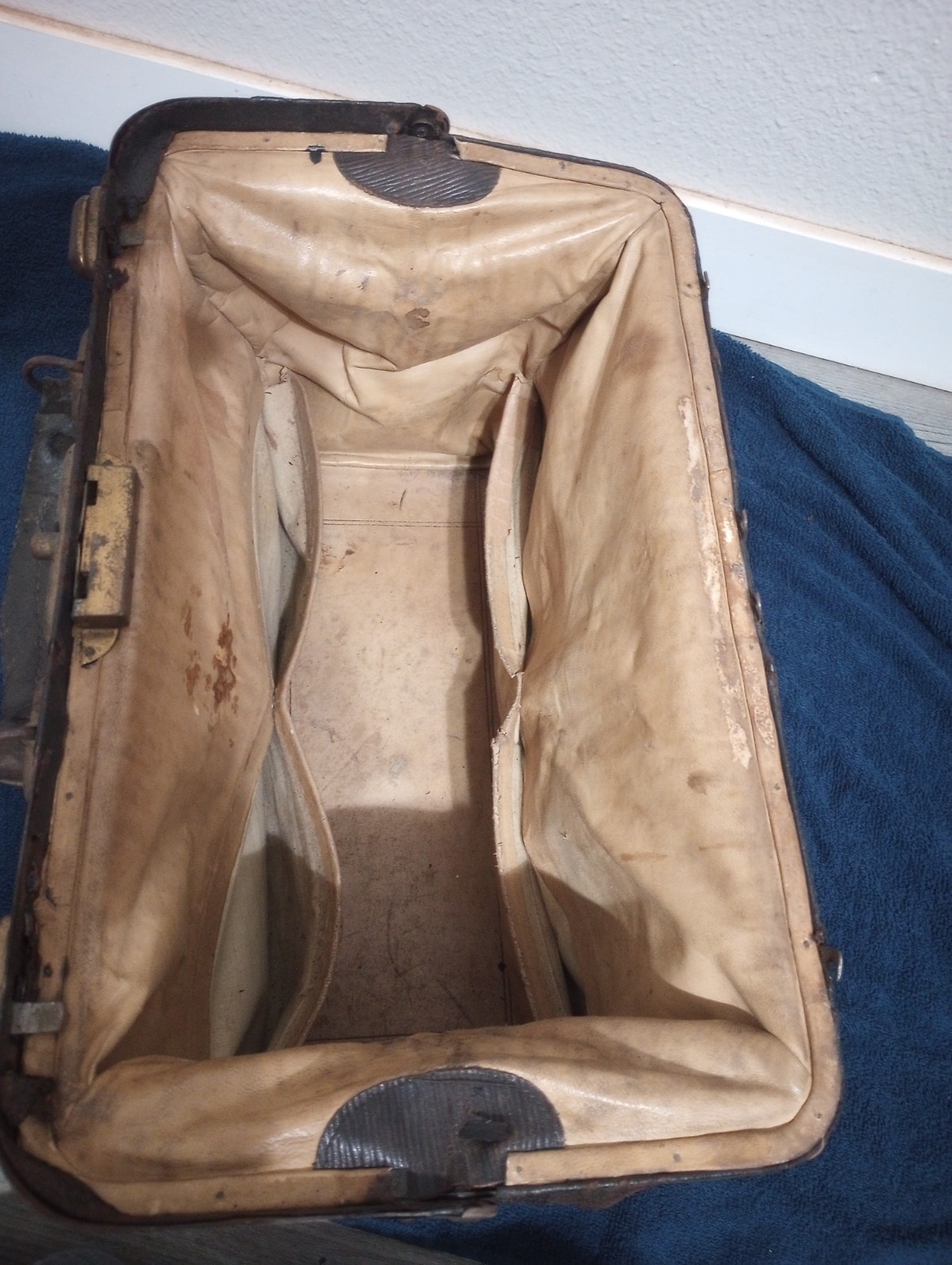 Picture 20 of 24