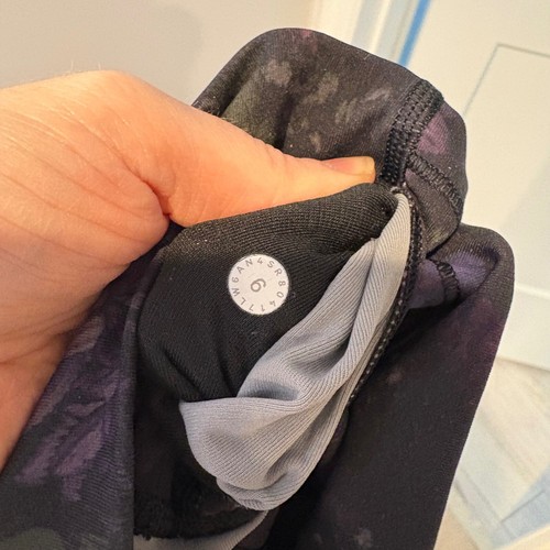 Lululemon Wunder Under High Rise Crop Floral Frozen Flourish Sz 6 Athleisure EUC - Picture 7 of 7