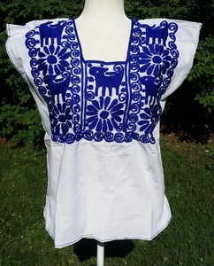 Maya-Mexican-Blouse-Top-Embroidered-Flowers-Huipil-Chiapas-White-Blue-S-M-C021