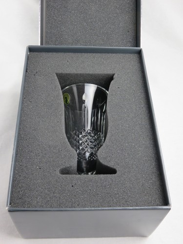 Waterford Crystal ""Happy Birthday"" geschnittene Blumenvase 7" - verpackt - Bild 1 von 5