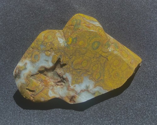 MORGAN HILL POPPY JASPER RARE GREEN ORBS GOLD & QUARZ SLAB 148 GRAMS 5.2 OZs - Picture 8 of 16