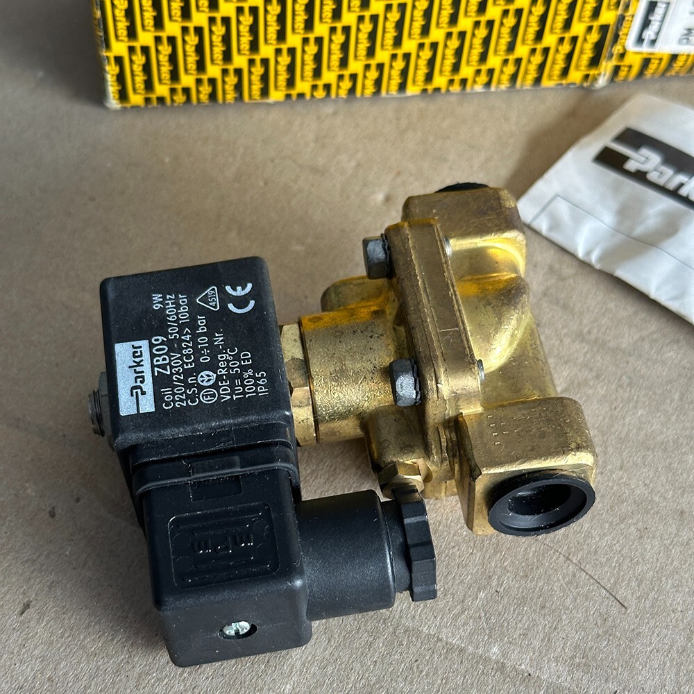 PARKER VE133 PM 133 IN ZB09 220VAC Solenoid Valve 2-way 3/8