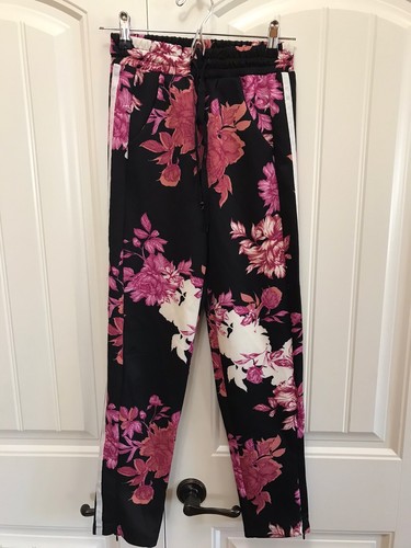 Material Girl Jogginghose neu mit Etikett XS schwarz pink Blumenstreifen seitlich $ 49 B077 - Bild 2 von 7