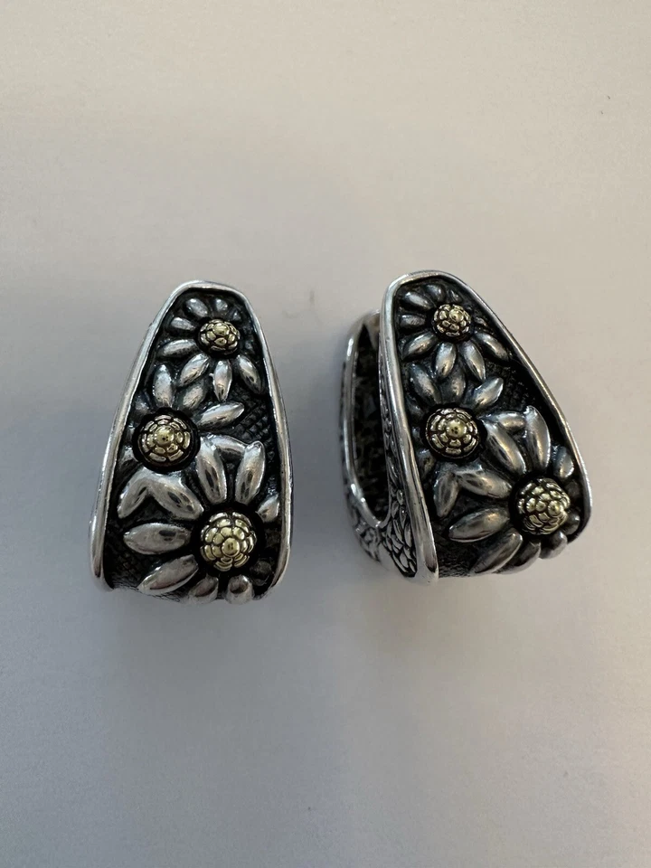 Pendientes de aro reversibles pesados Ann King Daisy de ley y 18k Foto 2 de 4