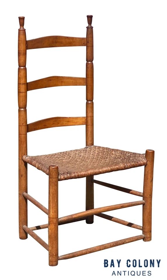 Silla antigua con respaldo de escalera Queen Anne con asiento de férula Foto 2 de 4