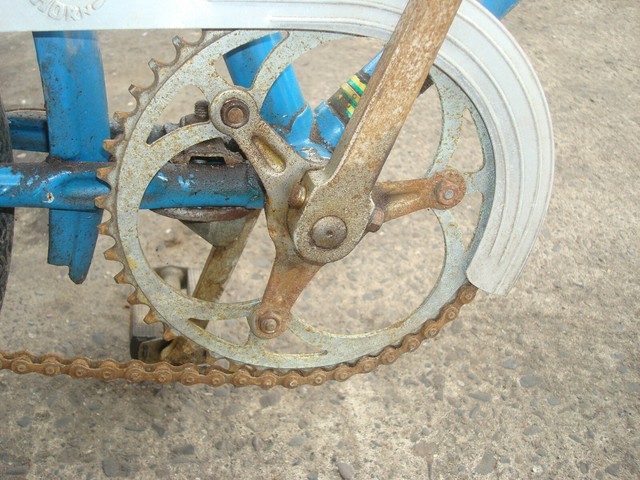 altes Fahrrad Tretlager 50er 60er mit geschraubtem Kettenblatt Göricke altes Fahrrad Tretlager 50er 60er mit geschraubtem Kettenblatt Göricke