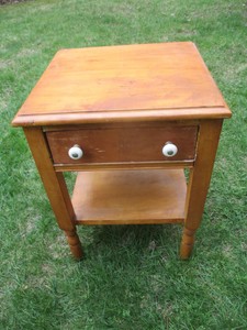 Small Maple Nightstand Side Table With Drawer Ebay