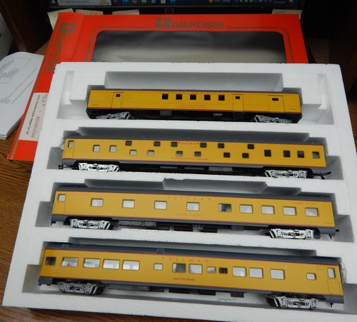 RIVAROSSI 6963 UP UNION PACIFIC 1920 PASSENGER 4 CAR PACK SET B NIB HO GAUGE