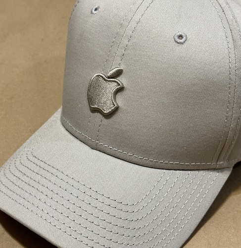 Gorra Apple Logo New Era 9Forty Ajustable SnapBack Gris Usada - Imagen 2 de 6