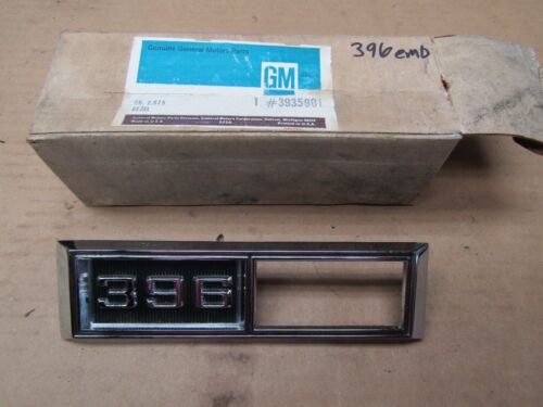 1968-69 Nova 68 Chevelle Front LH NOS GM Side Marker Light 396 Bezel #3935901