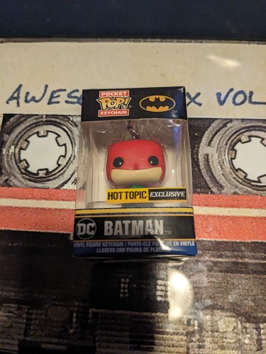 Funko Pop Pocket DC Comics Batman Holiday Keychain Hot Topic Exclusive  - Picture 2 of 7