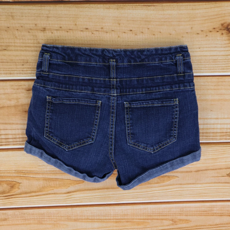 Pantalones Cortos de Jean Xhilaration Para Mujer 2 Azul Lavado Oscuro Denim Puños Botón Mosca Bolsillos Foto 2 de 4