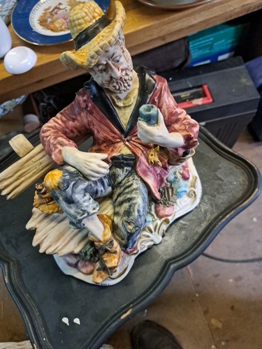 Rare Vintage Large Capodimonte Porcelain Figurine Hobo Bum Drunk on Bench 10" - Picture 5 of 5