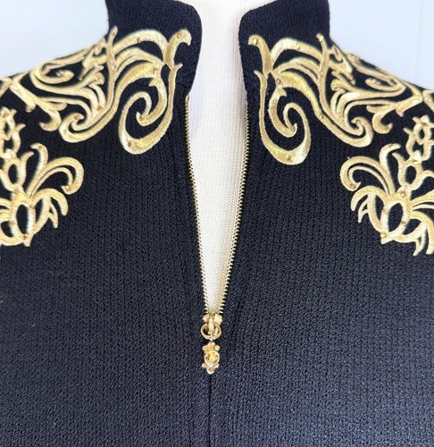 Beautiful St.John zip jacket black knit with gold design paillettes NWOT size 6 - Picture 3 of 4