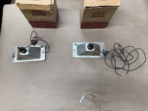 58 59 1958 1959 Ford Truck F100 Front Turn Signal/marker Light Assemblies NOS - Foto 5 di 7