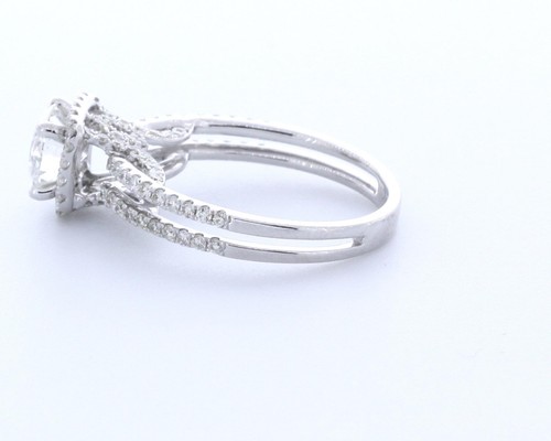 Anillo con halo de oro blanco de 18 quilates de corte redondo E/VVS2 de diamantes creados en laboratorio de 2,1 quilates - Imagen 3 de 4