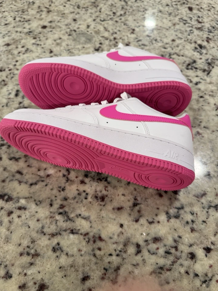 儿童耐克 Force 1 低帮学龄前儿童 6.5 码全新白色/粉色 — 第 4/4 张图片