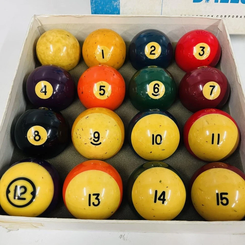 Juego de 16 bolas de billar Brunswick Centennial con caja de Japón Foto 2 de 4