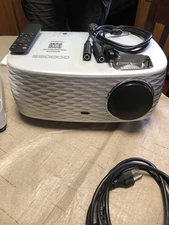 Goodee HD projector With Remote And Connection Cords
