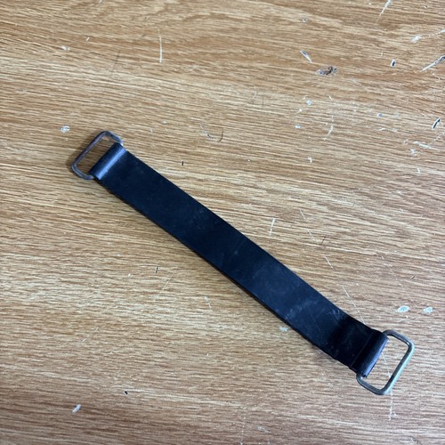 2006 YAMAHA YZF 600 R6R R6 OEM BATTERY STRAP RUBBER CLAMP HOOK - Picture 2 of 2
