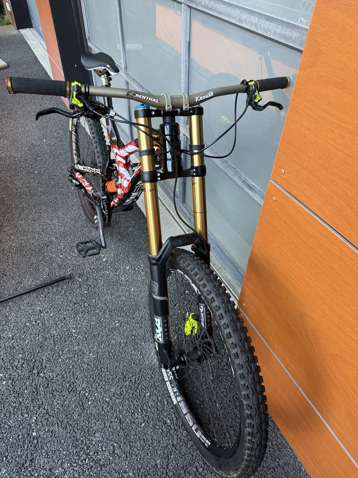 Bicicleta de Descenso Intense M16 Palmer Edición Limitada Foto 2 de 4